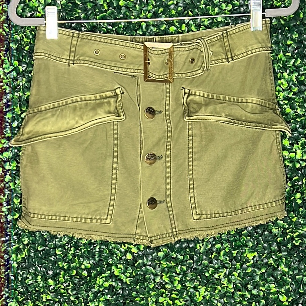 Free People army style button up mini skirt belted army green Sz 0 raw hem